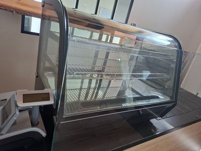 Vitrine réfrigérée positive, groupe de froid intégré, 3 nive…