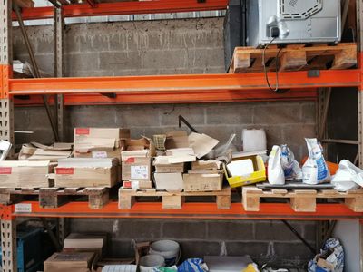 Ensemble de carrelages et faïences contenus sur 3 palettes