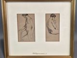 deux dessins encadrés représentant un homme et une femme assis sur une chaise