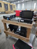 Lot d'informatique comprenant modules caisses, claviers, écr…