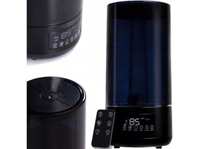 trois vues différentes d'un humidificateur muni d'une horloge
