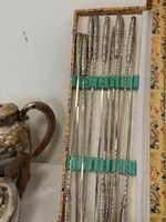 Lot d'objets en métal argenté et étain comprenant des verseu… (photo 4)