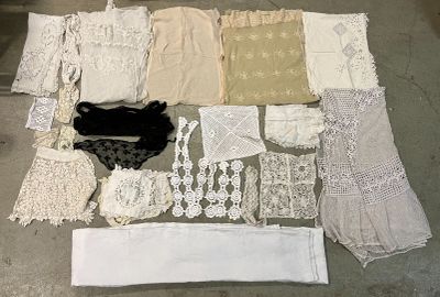 many different types of laces on the floor