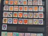 une photo d'une photo d'une collection de timbres