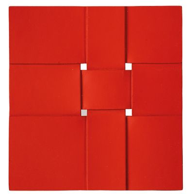un carreau rouge composé de quatre carrés sur chaque côté