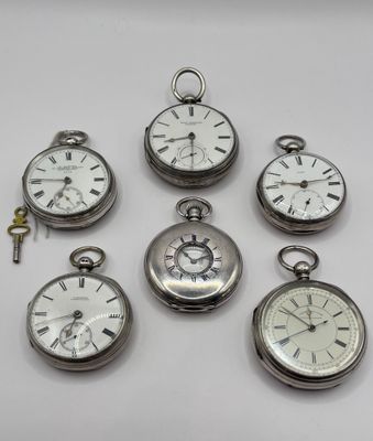 six montres de poche en argent comportant des chiffres romains