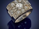 an art deco diamond and gold ring