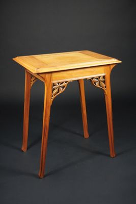 Table à ouvrage en bois fruitier à plateau mouluré ouvrant e… - Photo 1