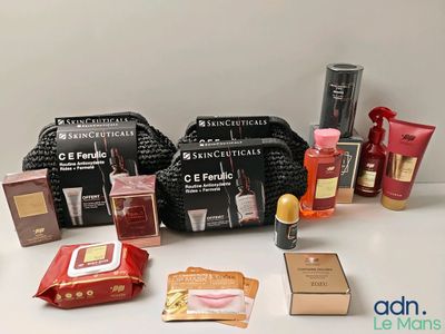 de nombreux types de cosmétiques et de produits de beauté sur la table