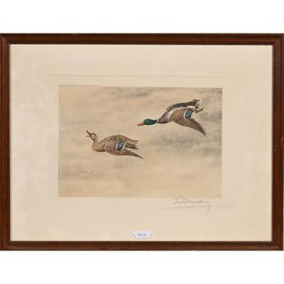 un tableau représentant deux canards volant dans le ciel