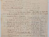 une feuille de papier sur laquelle on peut écrire, posée sur une table