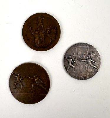 Escrime Lot de 3 médailles d'escrime, vers 1910 :