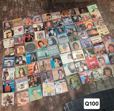 lot de 100 vinyl (vendu en état)