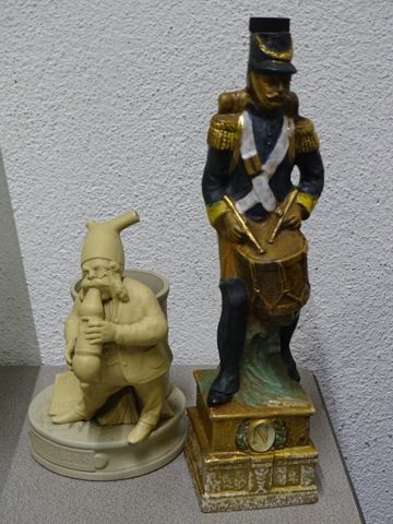 Bouteille anthropomorphe Napoléon, pot à pipe en terre cuite