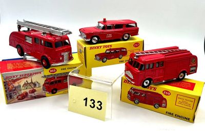 DINKY TOYS – Grande Bretagne Réunion de trois véhicules :