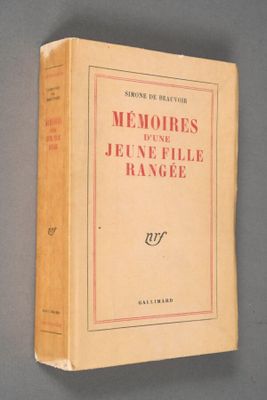 the front cover of a book with the title memories of jeune bille range