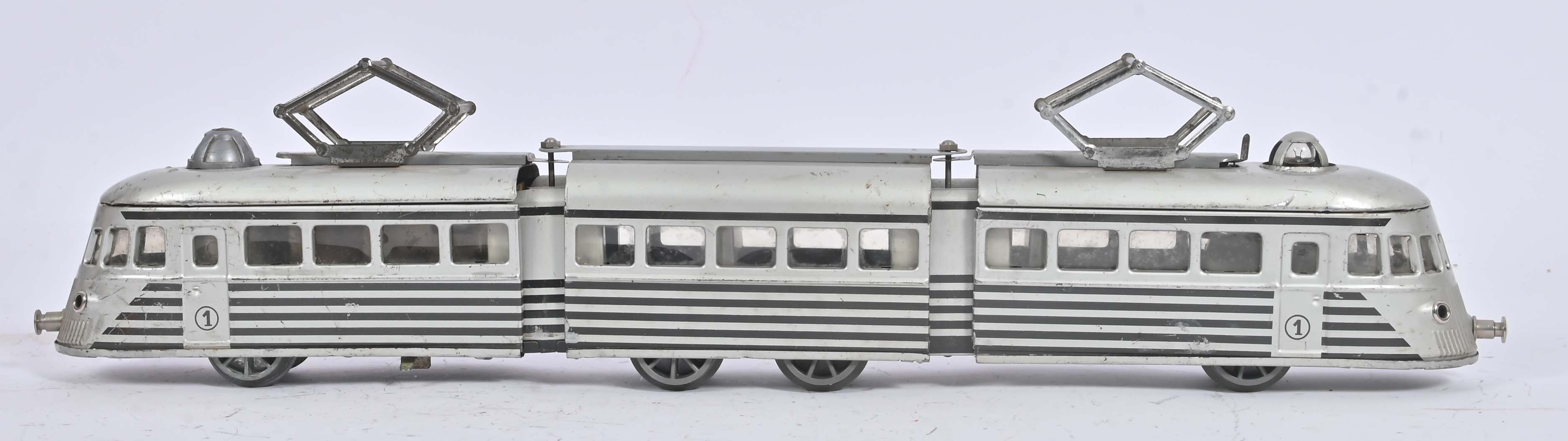 Objets d'art & Curiosités