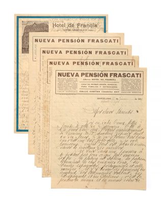 un lot de trois vieux papiers comportant des inscriptions manuscrites