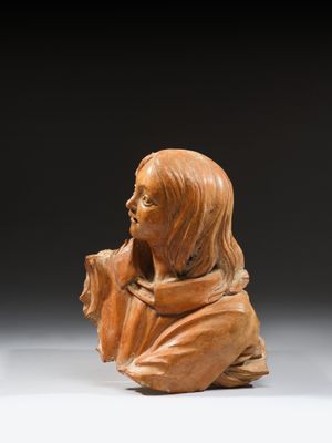 buste en bois sculpté représentant un homme, la main posée sur le menton