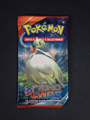 étui pour cartes du jeu de cartes à collectionner Pokémon, orné d'un personnage Pokémon blanc