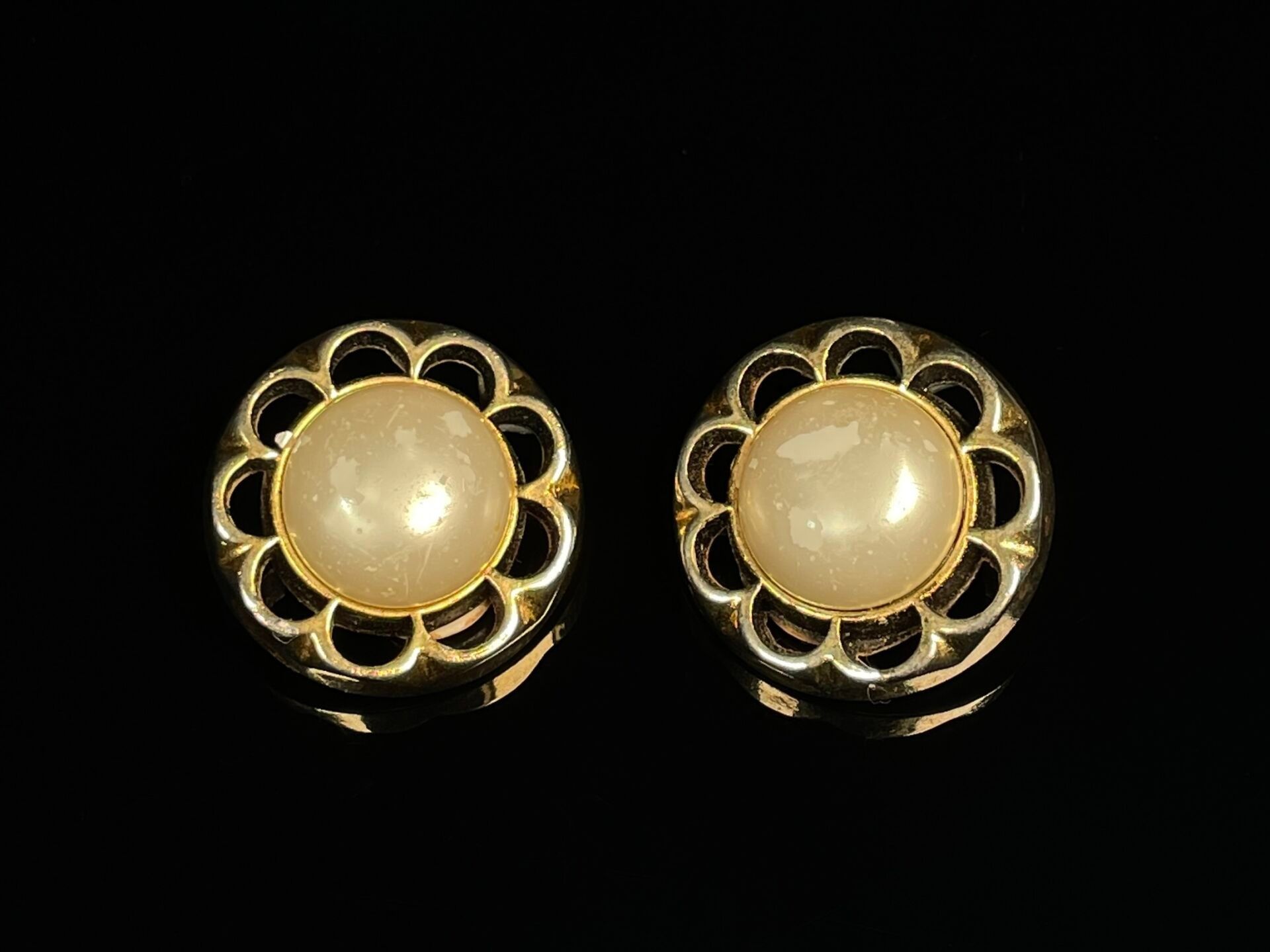 ANOYNME. Paire de CLIPS d'OREILLE de forme circulaire Ils so…