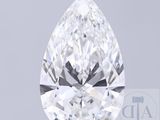 un diamant en forme de poire sur fond gris