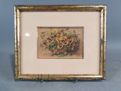 peinture représentant un panier de fleurs sur fond bleu