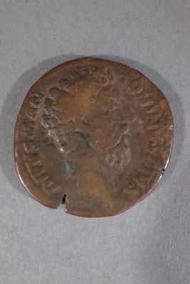 Sesterce Antonin le Pieux (138 - 161), A/ DIVUS M ANTONINUS …