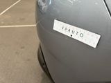 a sticker on the hood of a car that says vpauto