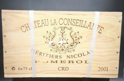 une boîte en bois sur laquelle est accrochée une pancarte indiquant « Château La Conselliate »