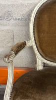 Fauteuil à dossier médaillon en cabriolet en bois mouluré et… (photo 6)