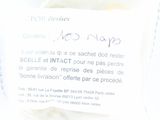 un sac de nourriture posé sur une table