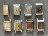 de nombreux modèles de montres exposés sur la table