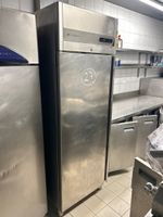 1 armoire réfrigérée négative en inox à 1 porte CORECO