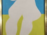 tableau représentant une femme en robe blanche sur un fond vert et bleu