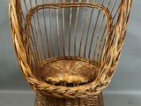 fauteuil en osier tressé avec repose-pieds et repose-jambes
