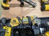 many tools that are sitting on a table