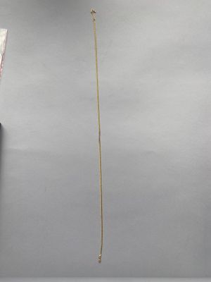 l'image d'une lampe posée sur une table