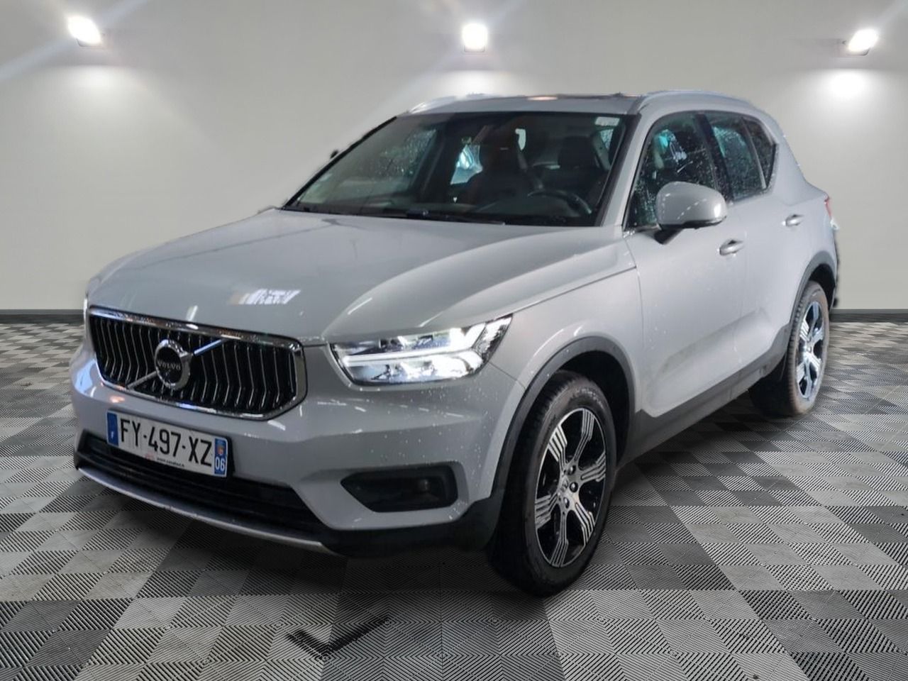 VOLVO - XC40 T3 163 CH GEARTRONIC 8 INSCRIPTION - ES - Mise …