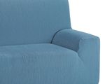 un gros plan d'un canapé bleu sur fond blanc