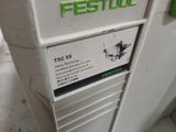 un panneau sur le côté d'une machine qui indique festool