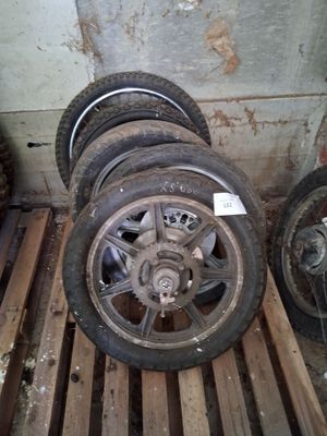 LOT de jantes YAMAHA DTMX (x2), HYOSUNG (x5), KAWASAKI (x3)