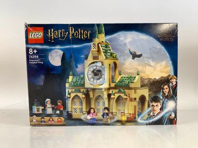 une boîte de Lego « Harry Potter » représentant le château de Poudlard