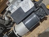 a picture of a machine that is sitting on a pallet