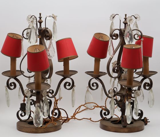 Paire de girandoles à trois bras de lumière. H 51 cm