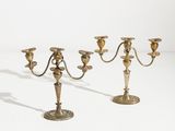 paire de candélabres anciens en laiton avec bougeoirs