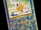un gros plan sur une carte Pokémon avec des feux d'artifice en arrière-plan