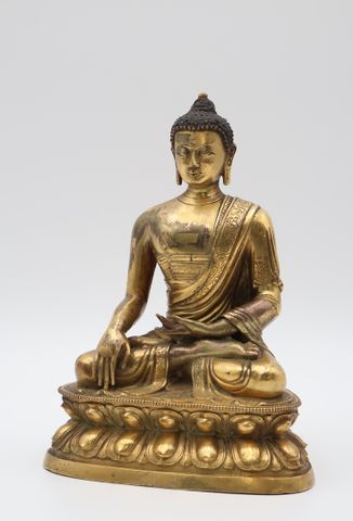 CHINE - XVIIIe/XIXe siècle/ Statuette de Sakyamuni en bronze doré...