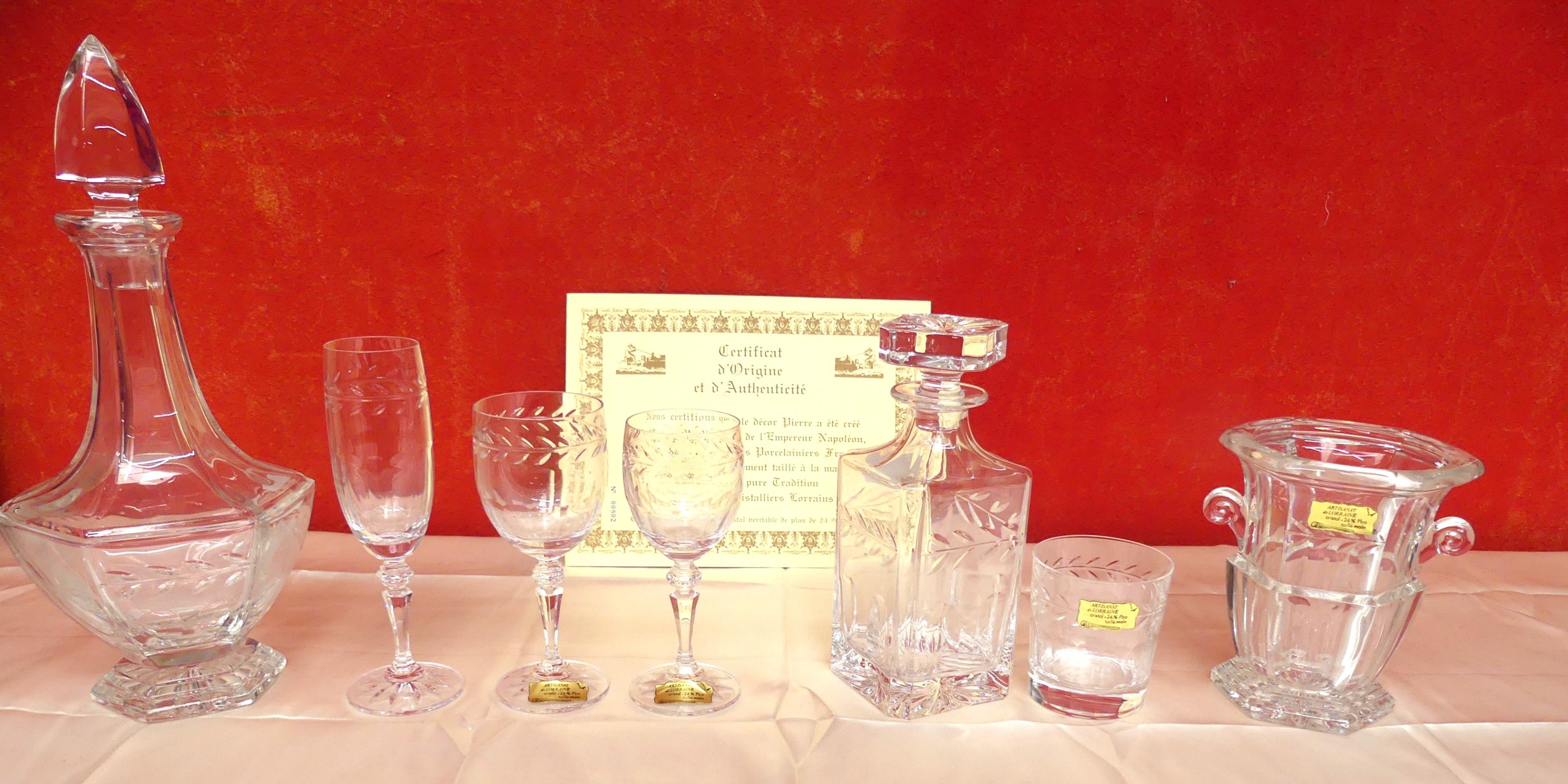 ARTISANAT DE LORRAINE - Service en cristal de lorraine - service "Pierre" composé de : 6 verres à Whisky et sa carafe...