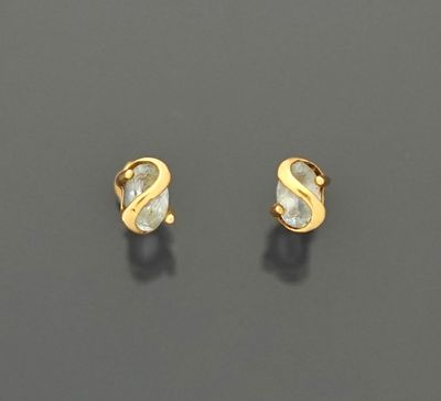 Paire de puces d'oreilles en or jaune 18K 750 millièmes orné…